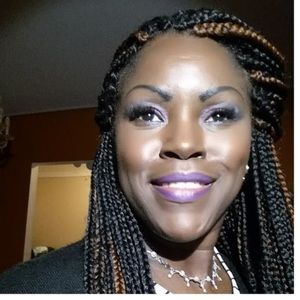 Meet your Posher, Denise